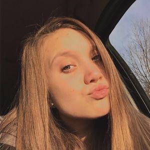 Meet your Posher, Addison